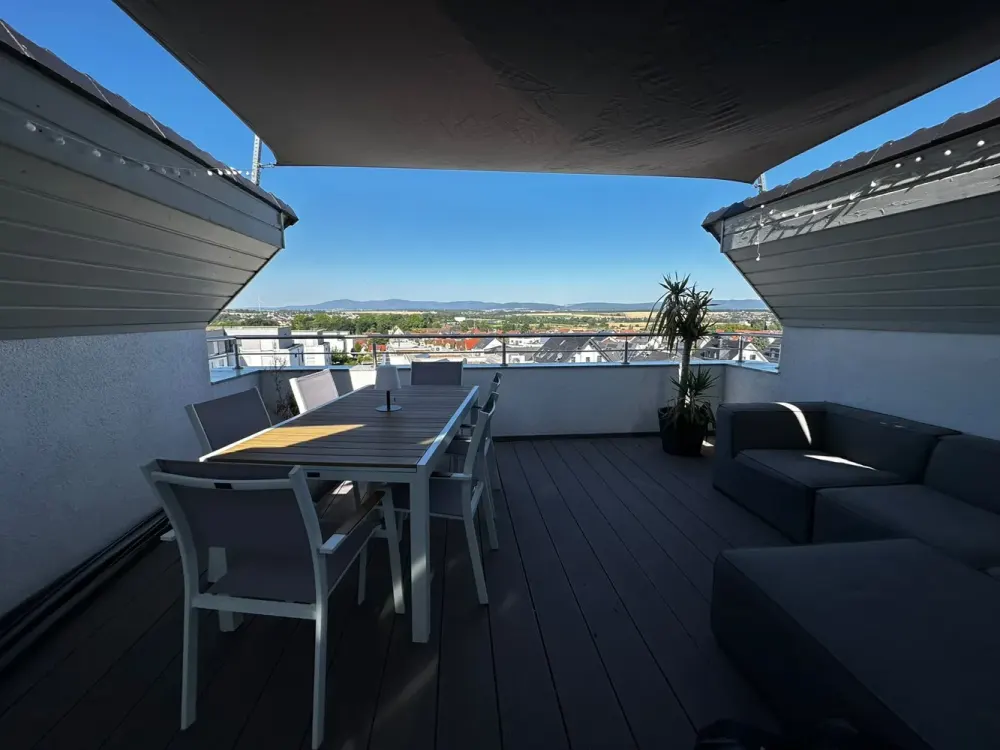 Wohnen über den Dächern von Karben! Exklusive Dachgeschosswohnung mit zwei Dachterrassen