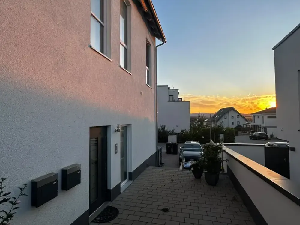 Wohnen über den Dächern von Karben! Exklusive Dachgeschosswohnung mit zwei Dachterrassen