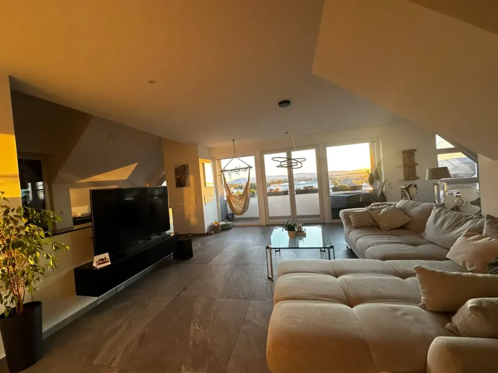 Wohnen über den Dächern von Karben! Exklusive Dachgeschosswohnung mit zwei Dachterrassen