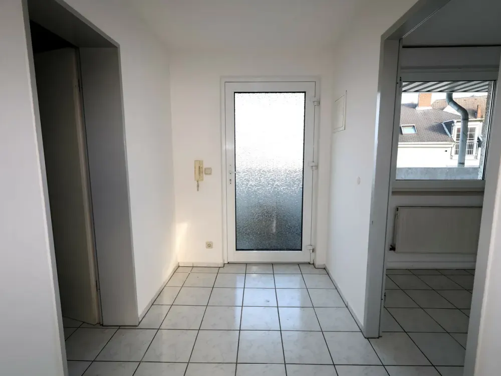 First Occupancy After Renovation Charming 4.5-Room Apartment in Dortmund Marten.