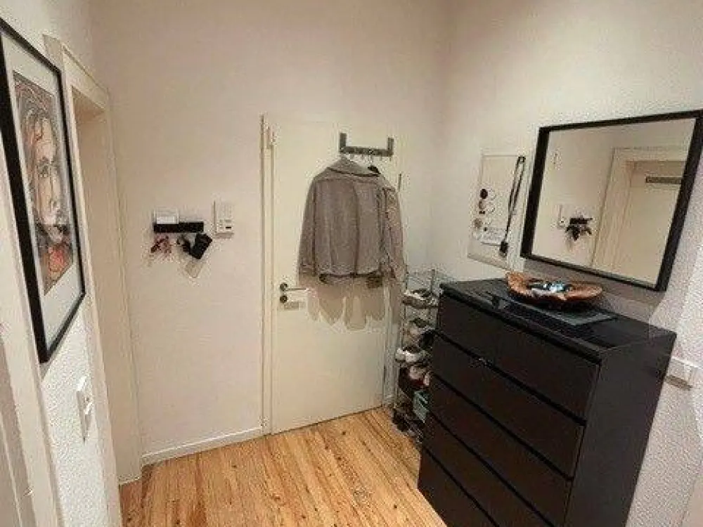 Bright 2-Room Apartment with Parquet Flooring, High Ceilings, and Cellar Room in Saarbrücken City Centre!