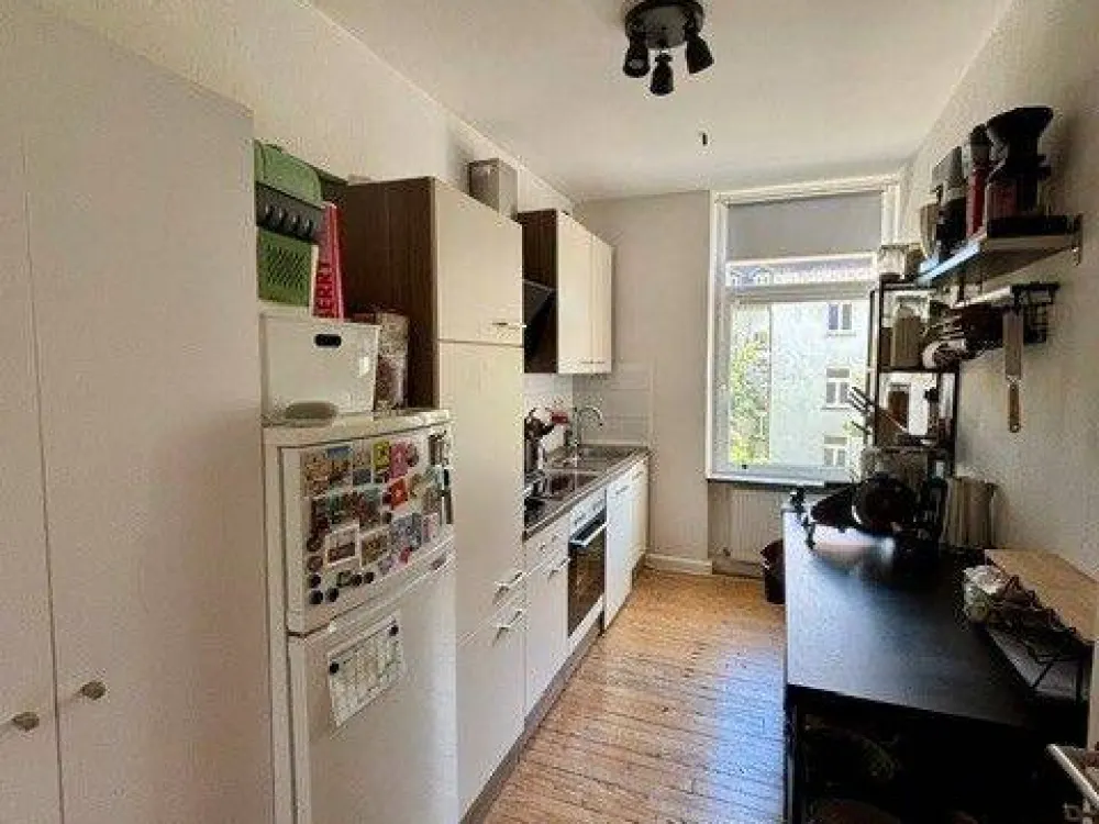 Bright 2-Room Apartment with Parquet Flooring, High Ceilings, and Cellar Room in Saarbrücken City Centre!