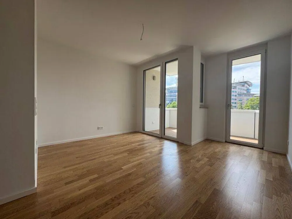 Hier findet jeder seinen Platz: 2-Zimmer-Wohnung mit Balkon im Erstbezug