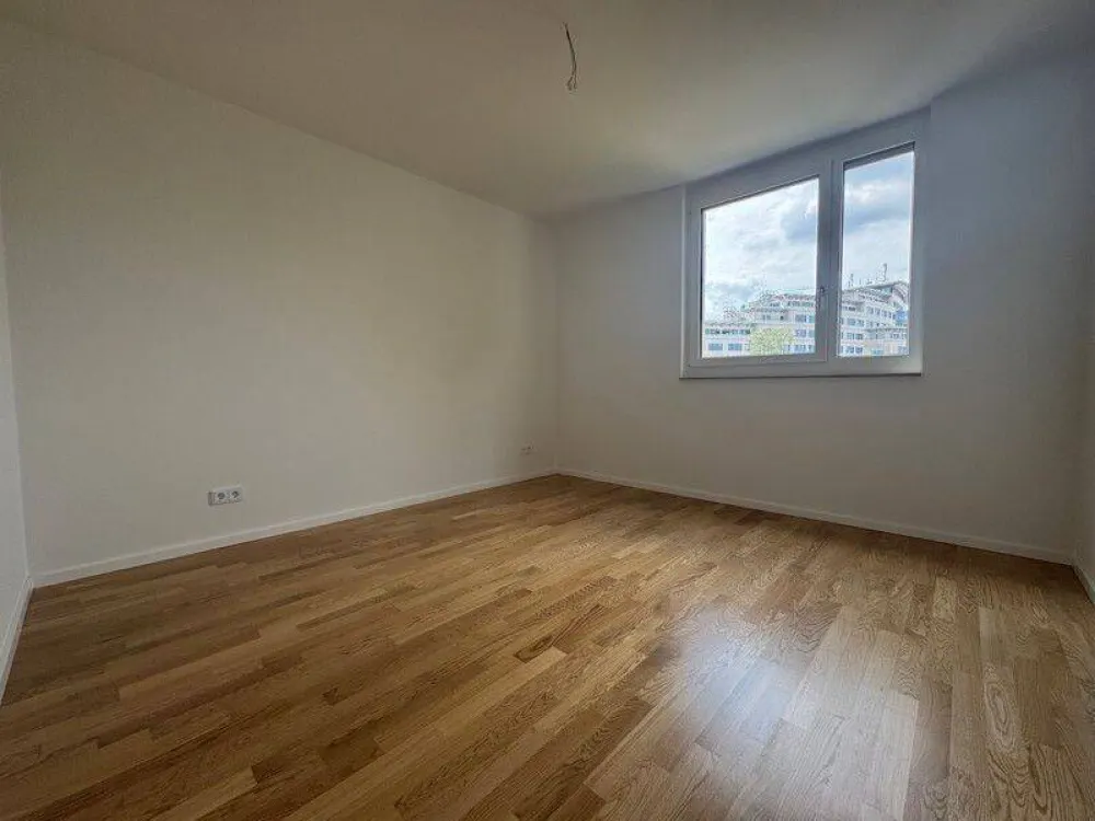 Hier findet jeder seinen Platz: 2-Zimmer-Wohnung mit Balkon im Erstbezug