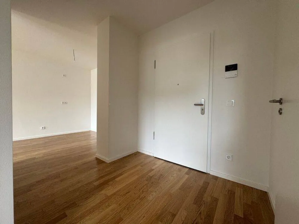 Hier findet jeder seinen Platz: 2-Zimmer-Wohnung mit Balkon im Erstbezug