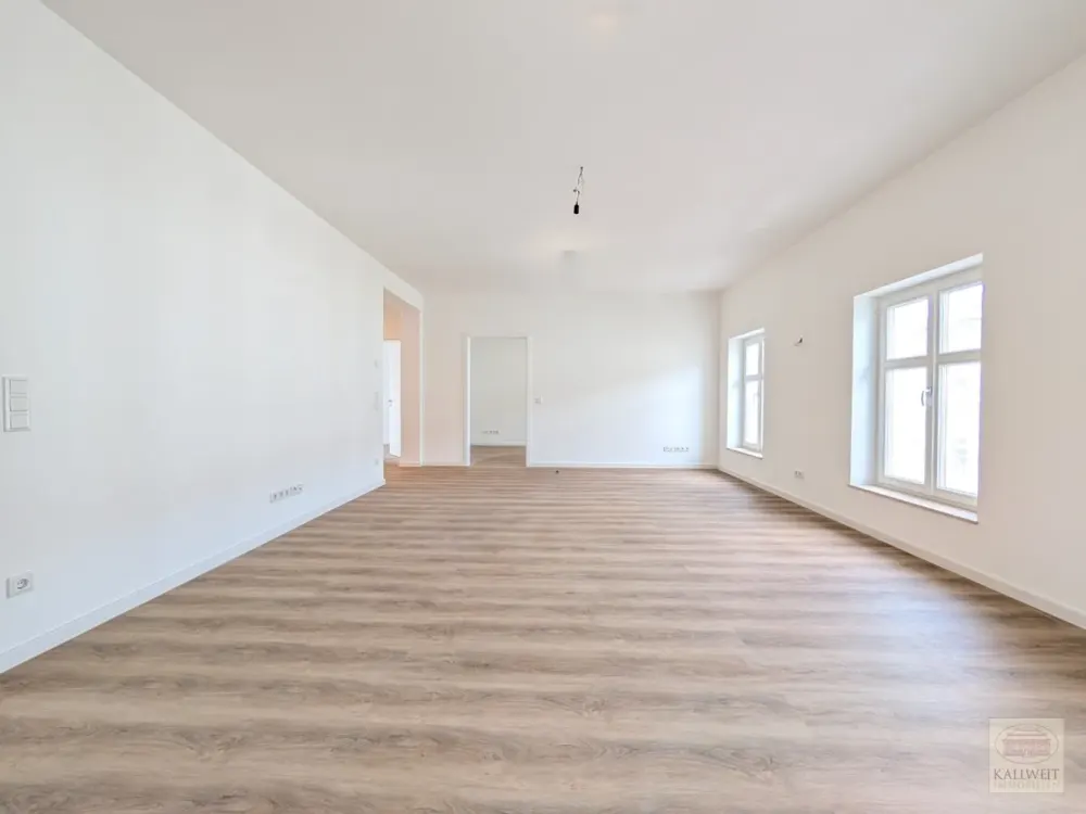 Sanierter Altbau zwischen Rheinturm und Martinskirche