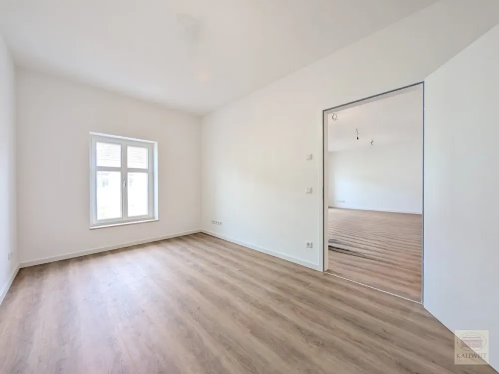 Sanierter Altbau zwischen Rheinturm und Martinskirche