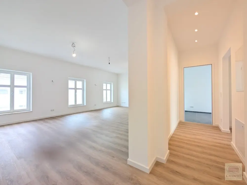 Sanierter Altbau zwischen Rheinturm und Martinskirche