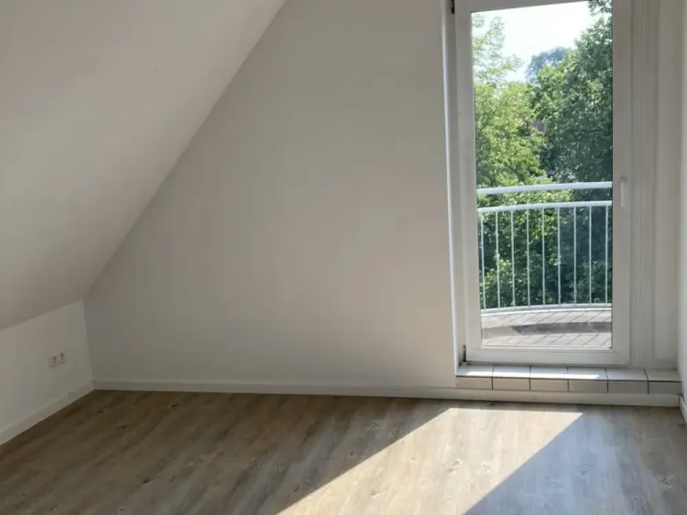 3 Zimmer in Mahlsdorf, mit 94m², DG, Terrasse, Gemeinschaftsgarten, 1 Nettokaltmietfreie Zeit
