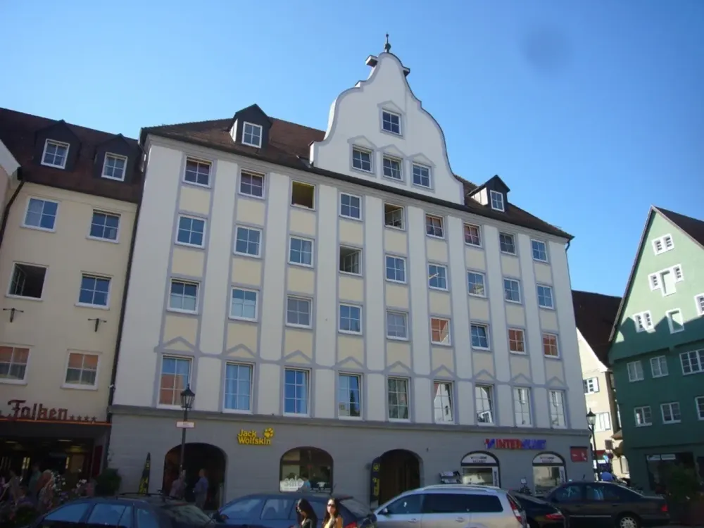 Neu renoviert: Schönes Wohnen über den Dächern der Altstadt im Herzen von Memmingen!