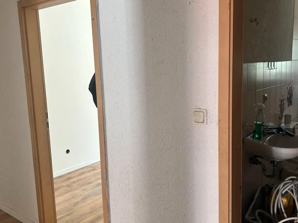Rent renovated 3-room apartment 75sqm centrally in Neunkirchen 1st floor