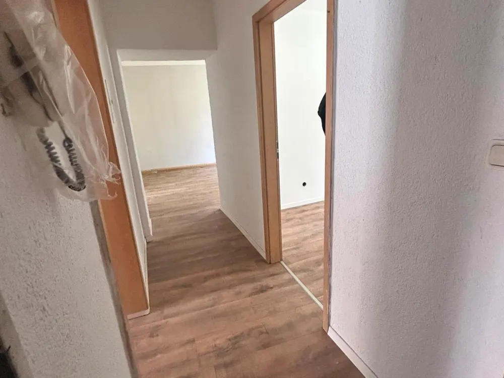 Rent renovated 3-room apartment 75sqm centrally in Neunkirchen 1st floor