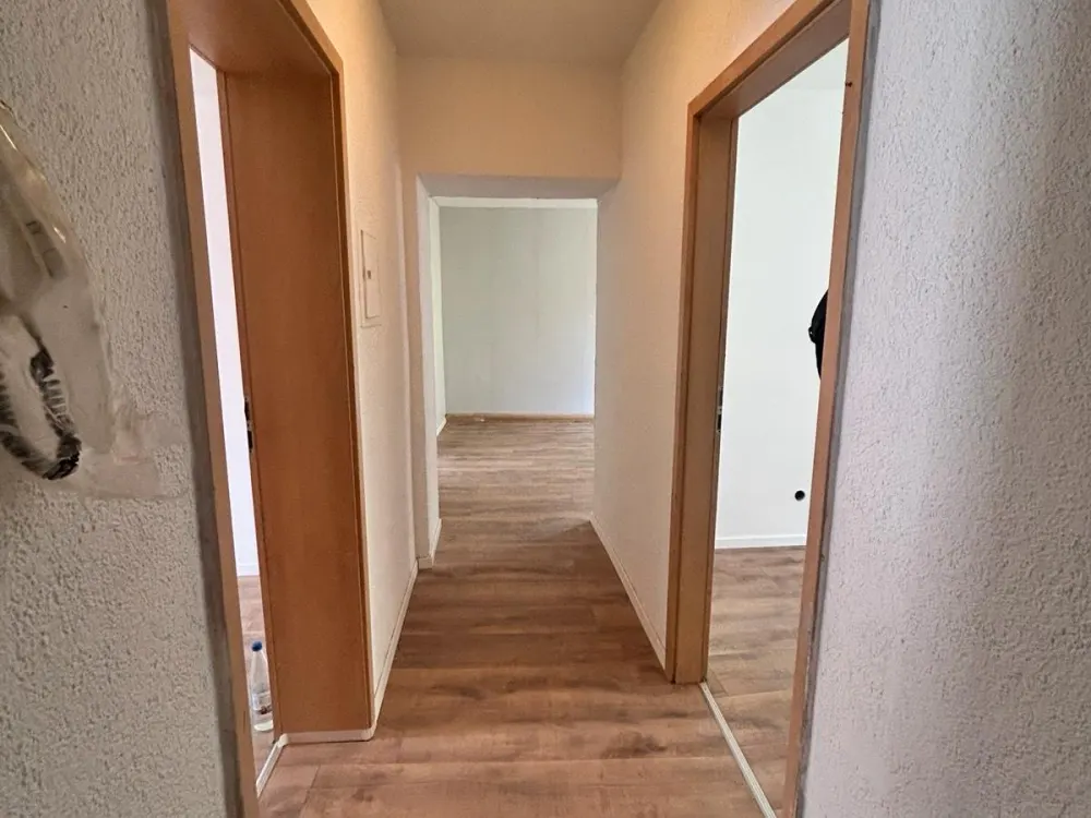 Rent renovated 3-room apartment 75sqm centrally in Neunkirchen 1st floor