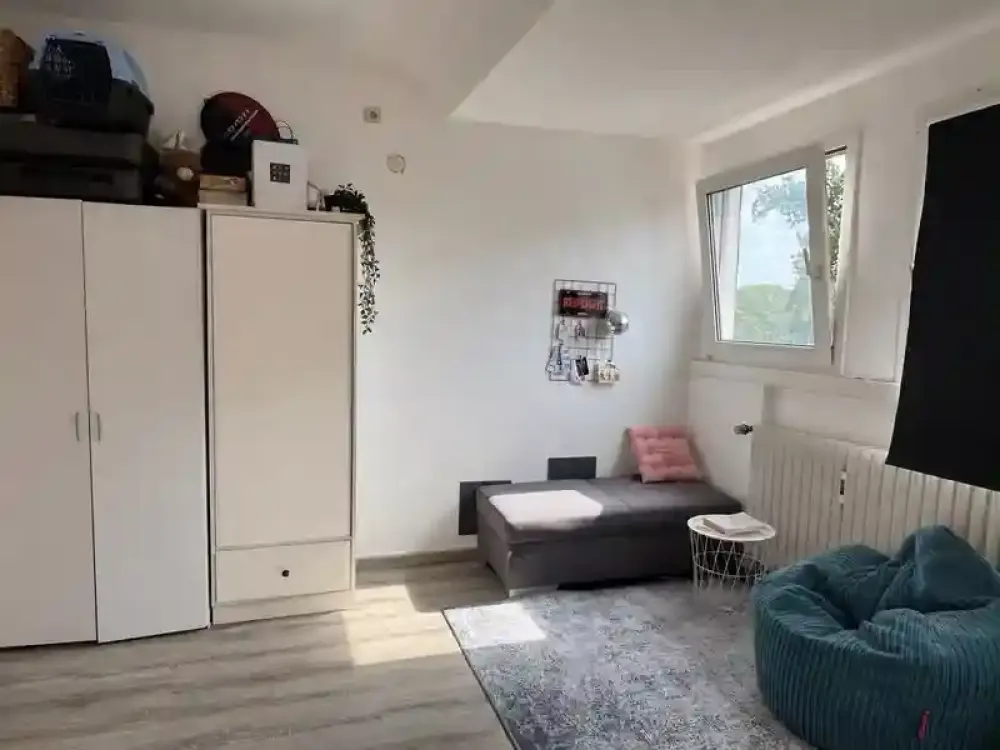 Zentrale WG-geeignete Wohnung direkt am Hofgarten sucht neue Mieter