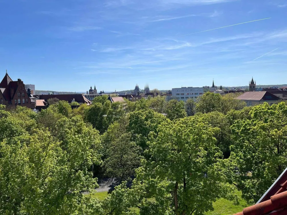 NEU! * 1 Kaltmiete frei * 2-Raum Maisonette-Wohnung mit großzügigem Atelier