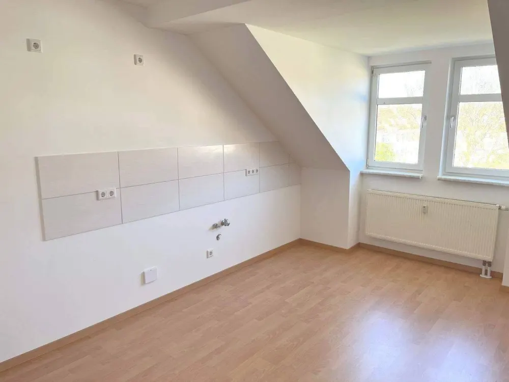 NEU! * 1 Kaltmiete frei * 2-Raum Maisonette-Wohnung mit großzügigem Atelier