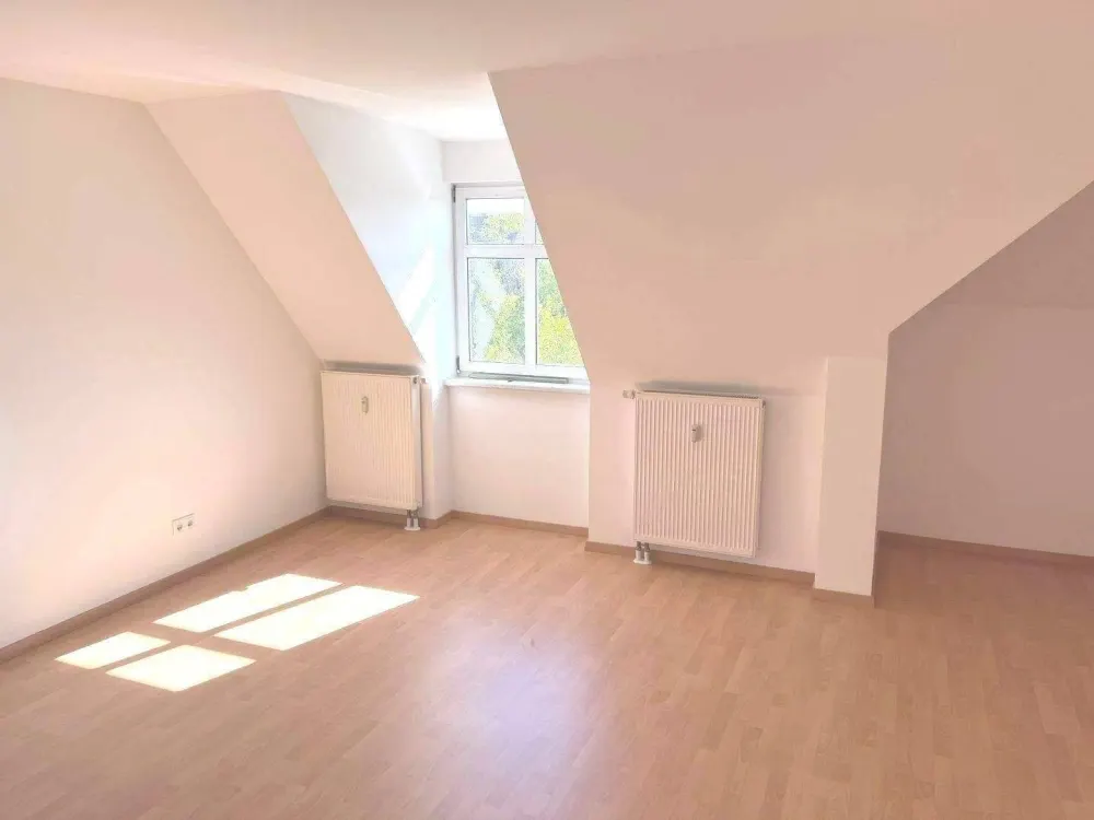 NEU! * 1 Kaltmiete frei * 2-Raum Maisonette-Wohnung mit großzügigem Atelier