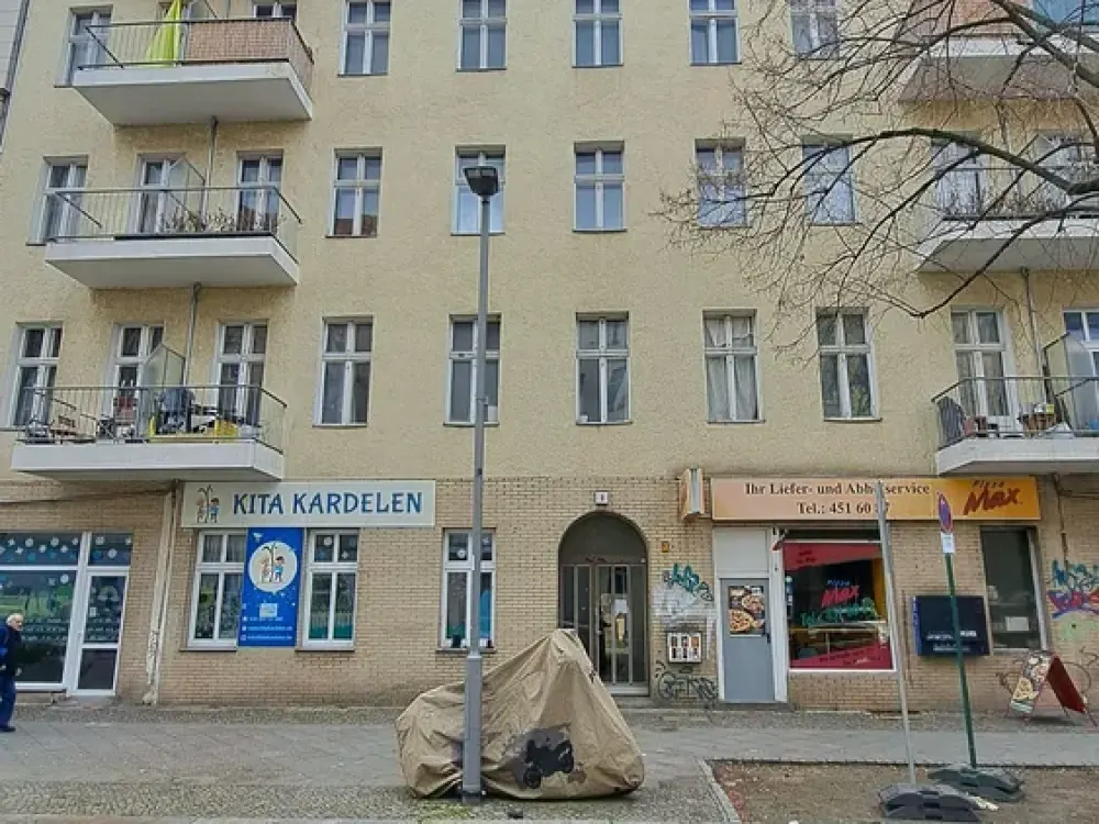 Möblierte Wohnung mit Einbauküche und Balkon zum direkten Einziehen im beliebten Berliner-Wedding!