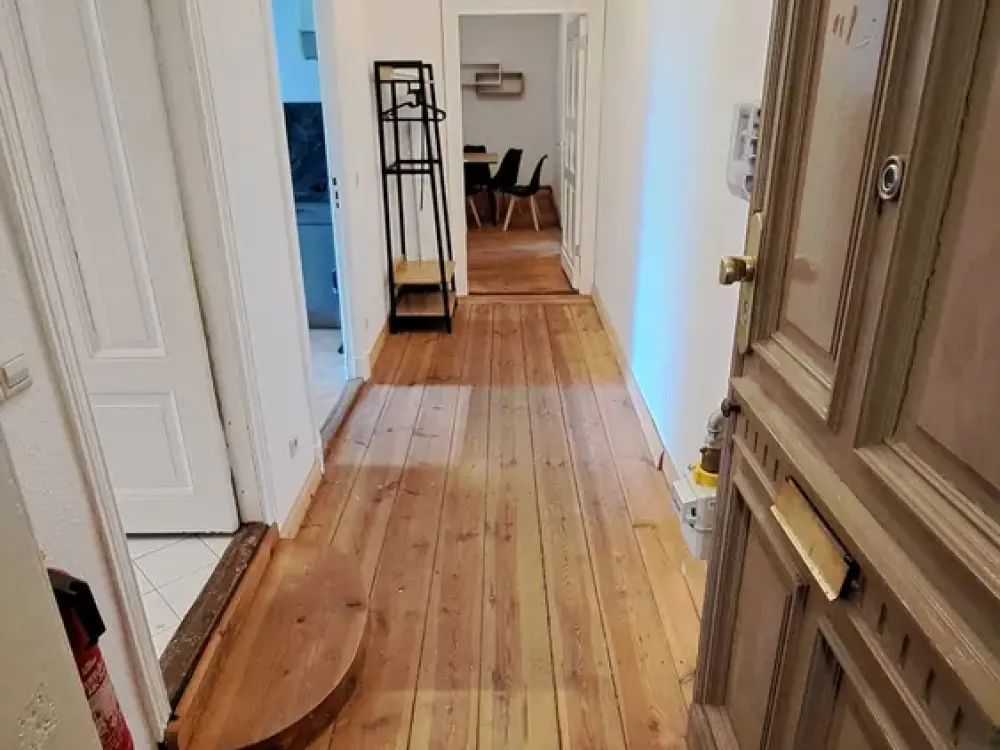 Möblierte Wohnung mit Einbauküche und Balkon zum direkten Einziehen im beliebten Berliner-Wedding!
