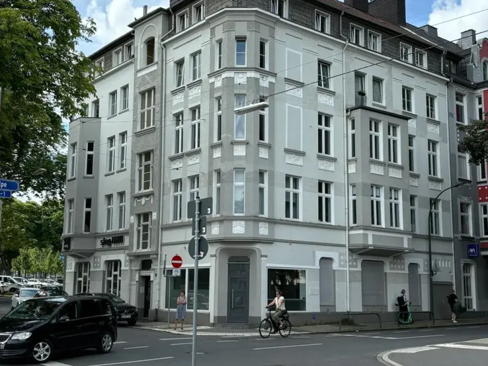 2,5-Zimmer-Wohnung am Ostwall: 64 m² Altbau, saniert mit Einbauküche : ab sofort