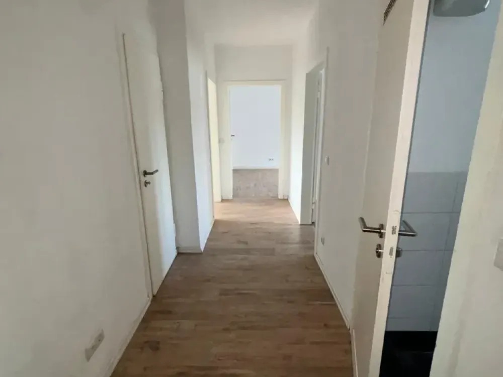 2,5-Zimmer-Wohnung am Ostwall: 64 m² Altbau, saniert mit Einbauküche : ab sofort
