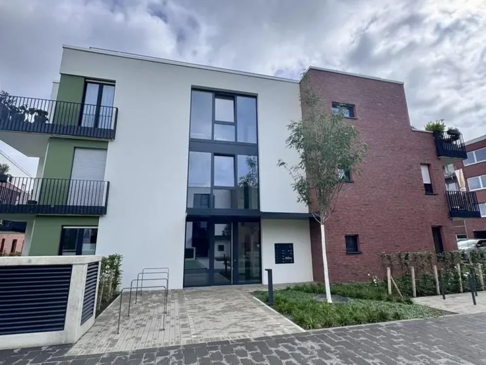 Möbelierte Neubau 2-Zimmer Wohnung mit sonniger Terrasse und Garten