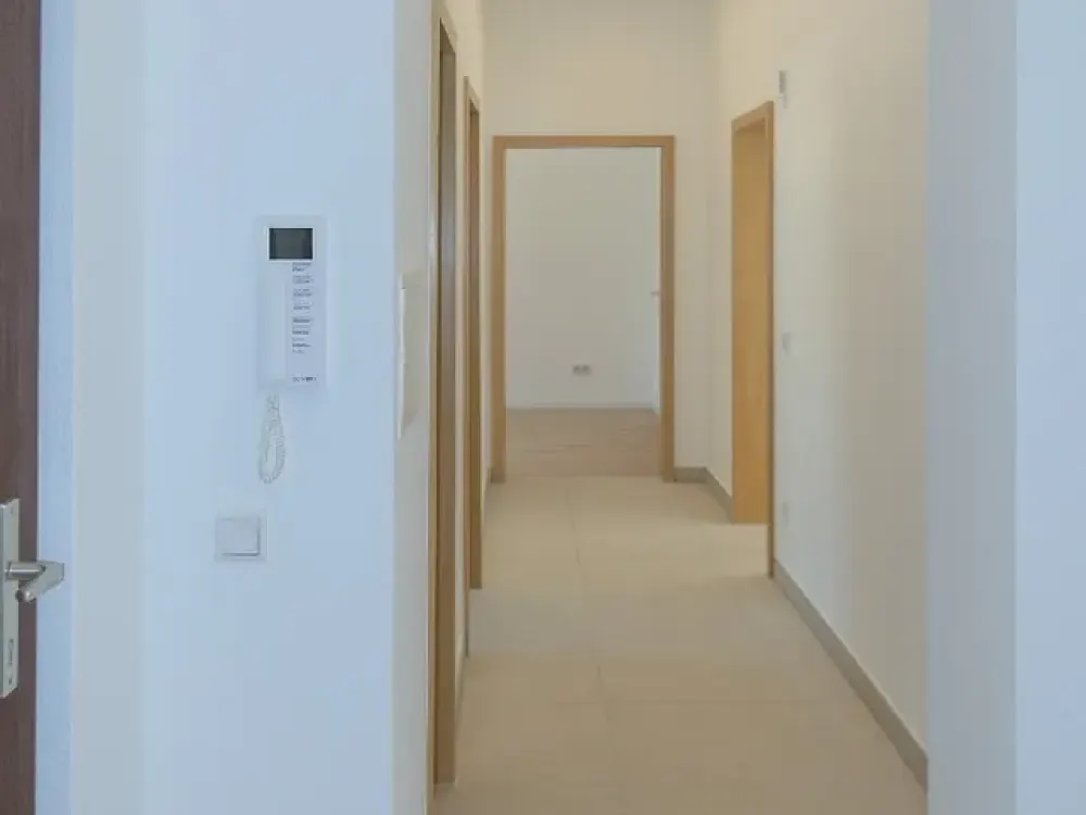 Altbau mit Charme: Komplett modernisiert, bezugsfertig - ideal für 2 Personen und homeoffice