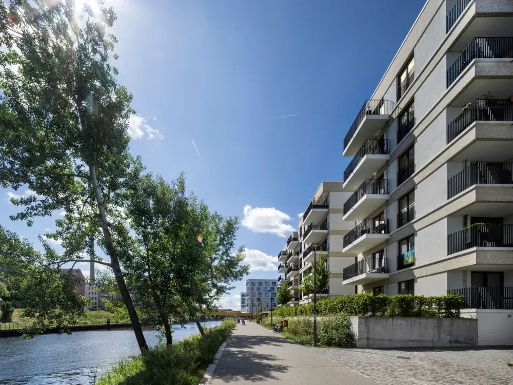 Helle und freundliche 3-Zimmerwohnung mit Balkon, Loggia und Einbauküche