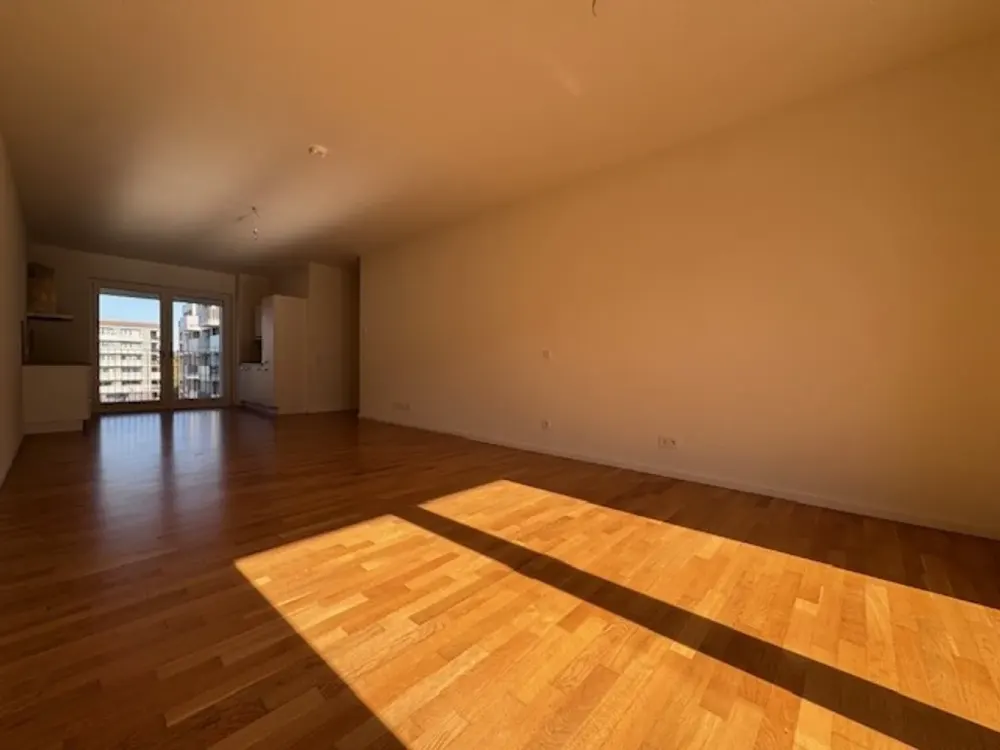 Helle und freundliche 3-Zimmerwohnung mit Balkon, Loggia und Einbauküche