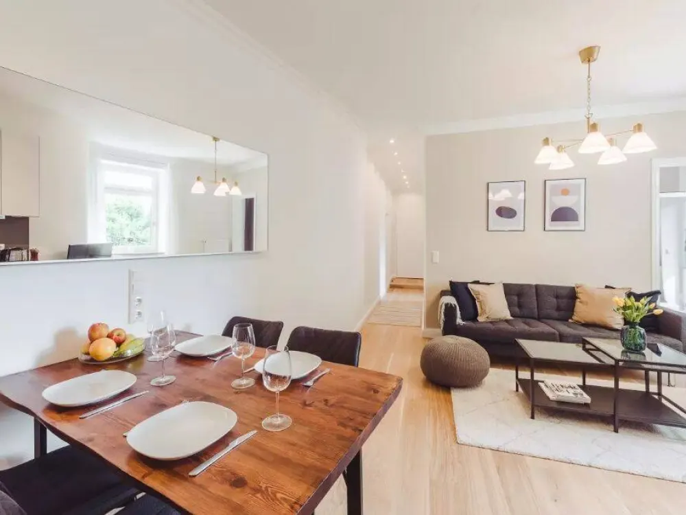 2 Zimmer, EBK, Bad, Gäste-WC, Balkon-Whg. 67 m²