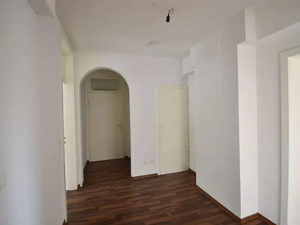 Idealer Grundriss! Bezugsfreie 3-Zi-Whg mit Balkon in KR-City