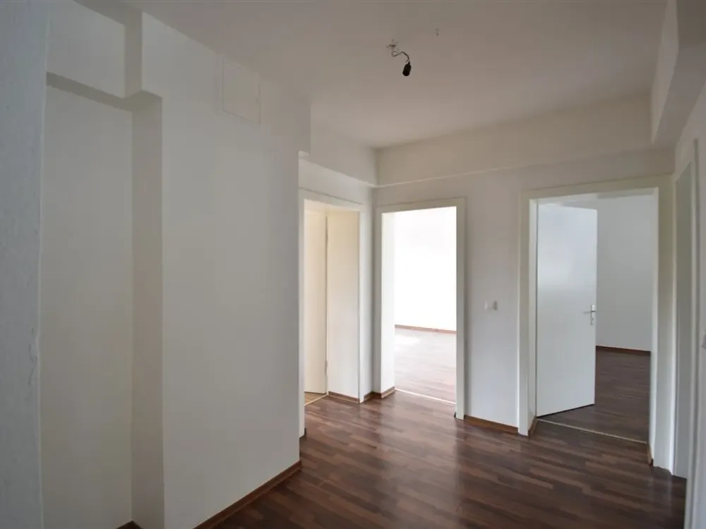 Idealer Grundriss! Bezugsfreie 3-Zi-Whg mit Balkon in KR-City