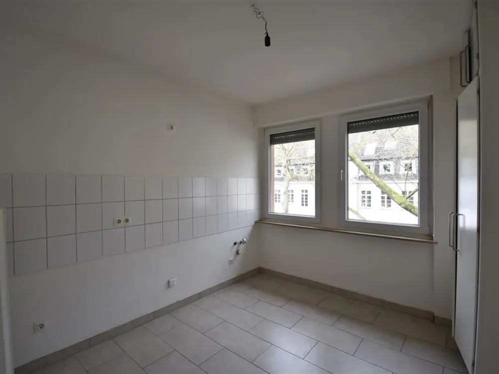 Idealer Grundriss! Bezugsfreie 3-Zi-Whg mit Balkon in KR-City