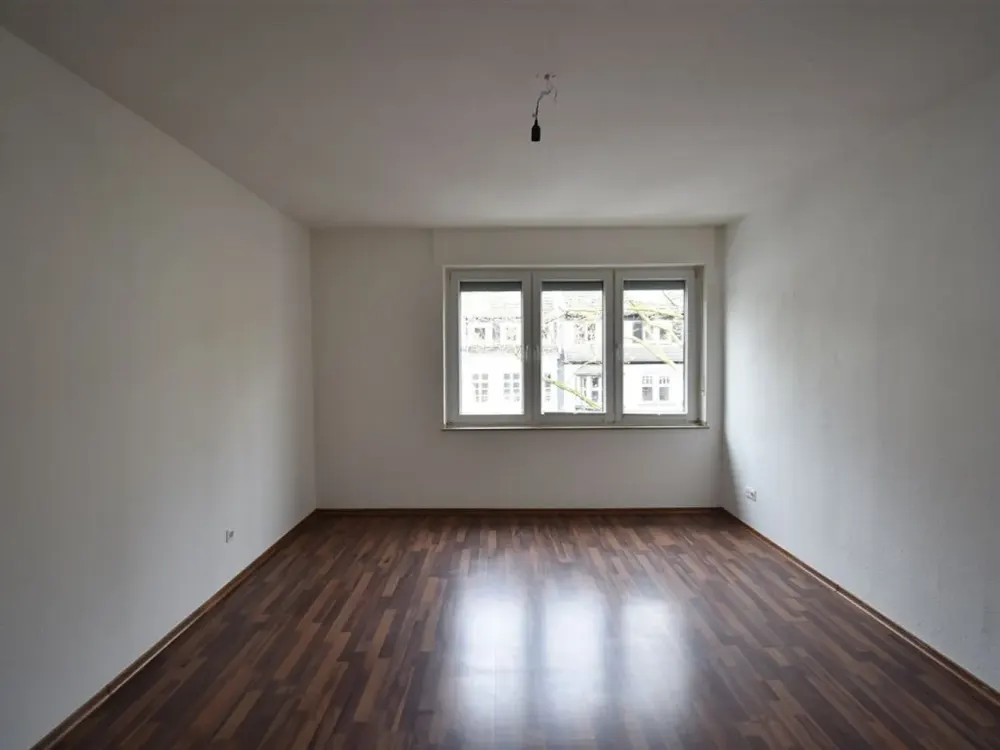Idealer Grundriss! Bezugsfreie 3-Zi-Whg mit Balkon in KR-City
