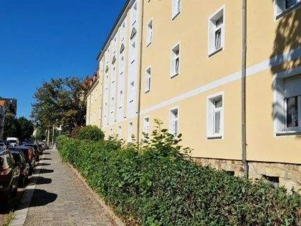 DD-Löbtau - Large, bright, friendly 2-room apartment on the 2nd floor, ideal for students due to university proximity