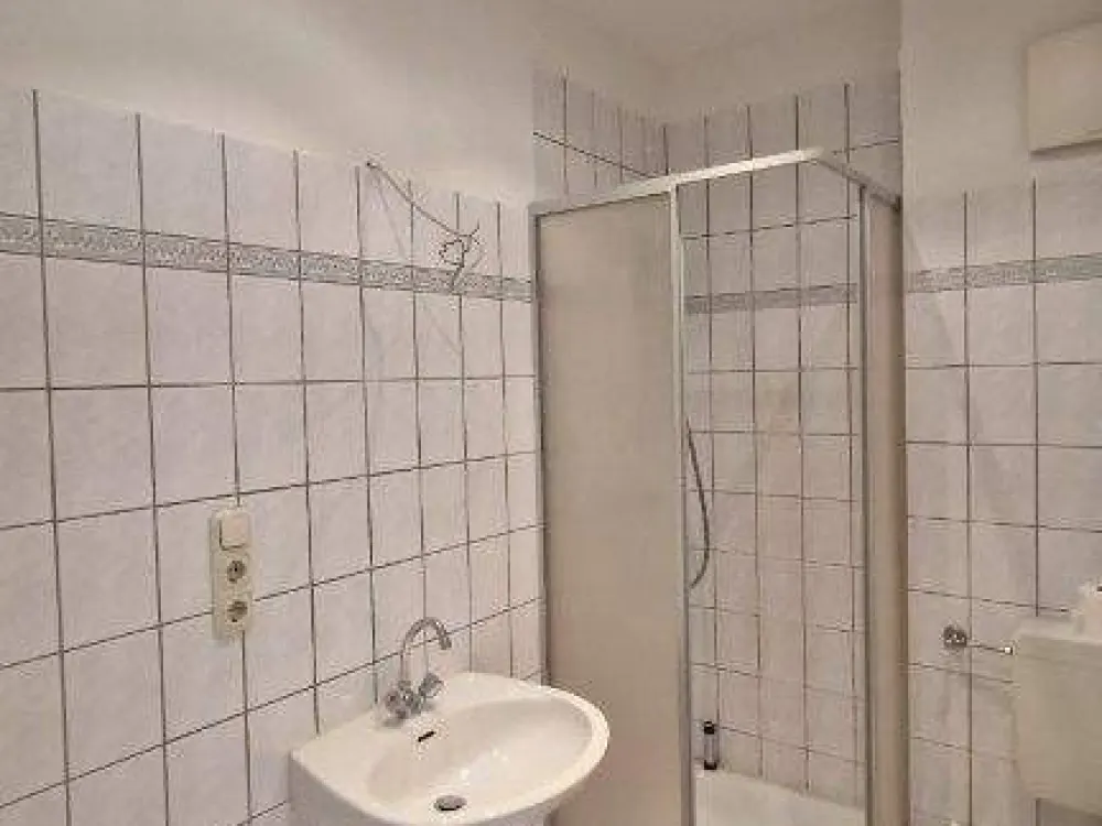 DD-Löbtau - Large, bright, friendly 2-room apartment on the 2nd floor, ideal for students due to university proximity