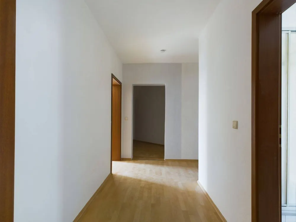 4,5-Raum-Wohnung mit 2 Bädern im 1. OG