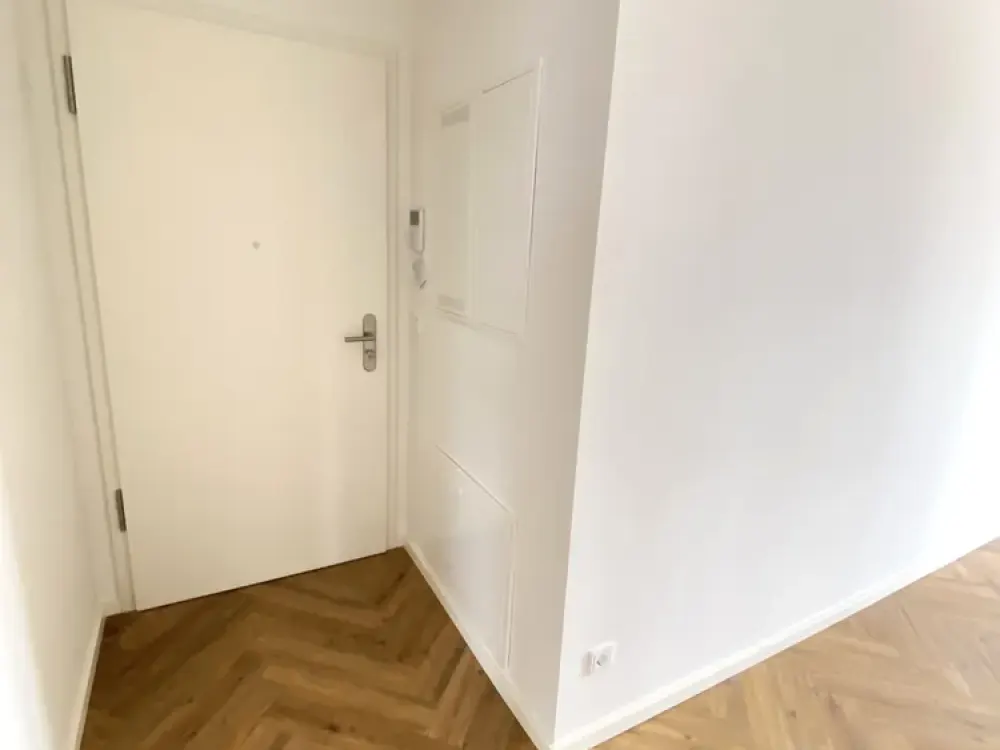 Only 3 Years Old: High-Quality 2-Room Apartment with Balcony & Built-In Kitchen