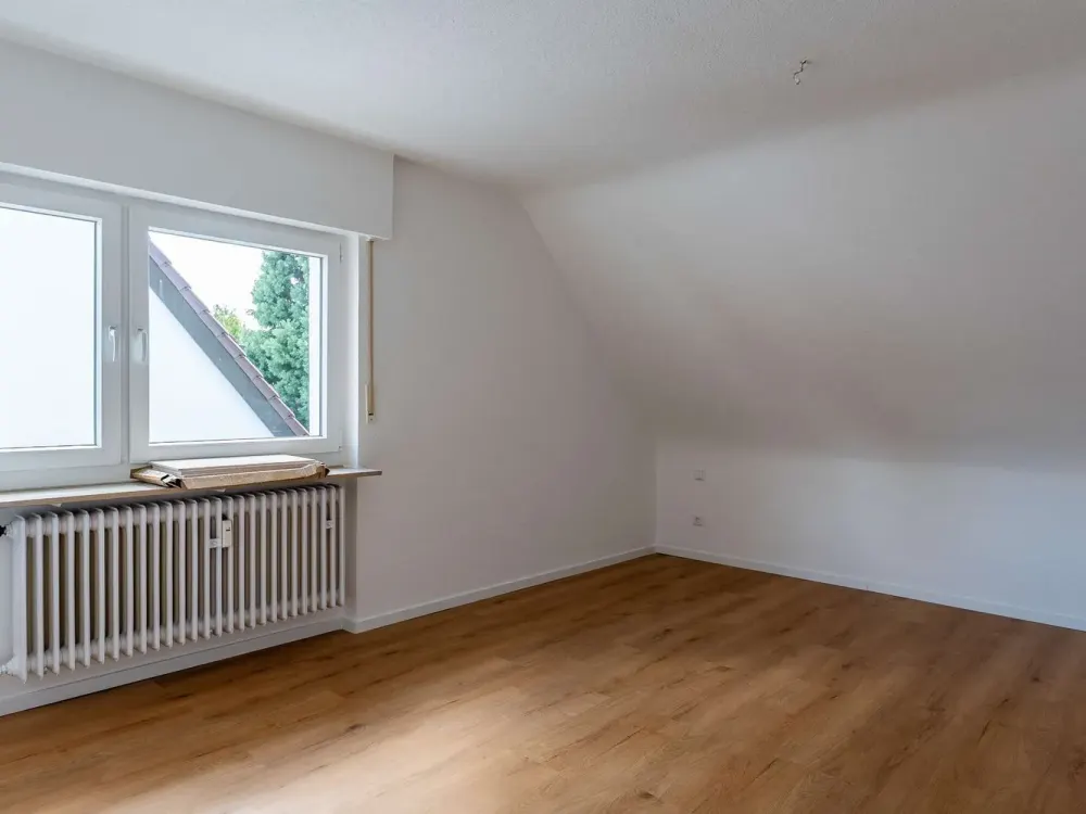 Modernized 3.5-Room Apartment in the Center of S-Möhringen
