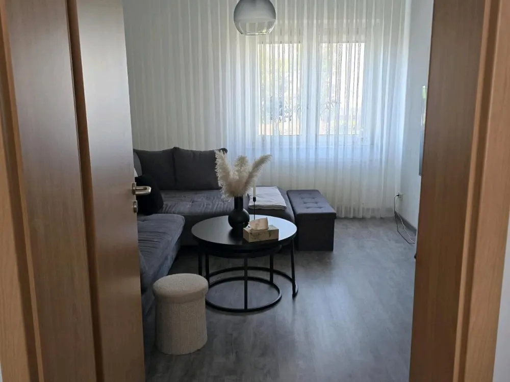 Beautiful 2-Room Old Building Apartment on the Ground Floor in Dortmund-Eving