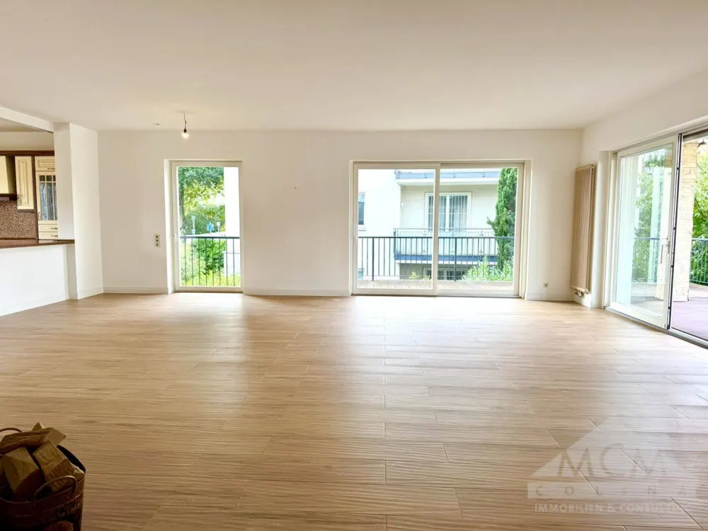 Herrliche Großwohnung mit riesigem Balkon, Skylineblick, Kamin, inkl. Doppelgarage u. v. m.