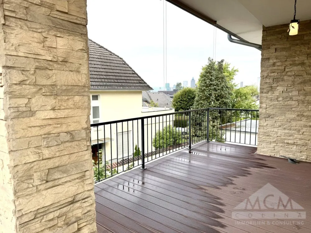 Herrliche Großwohnung mit riesigem Balkon, Skylineblick, Kamin, inkl. Doppelgarage u. v. m.