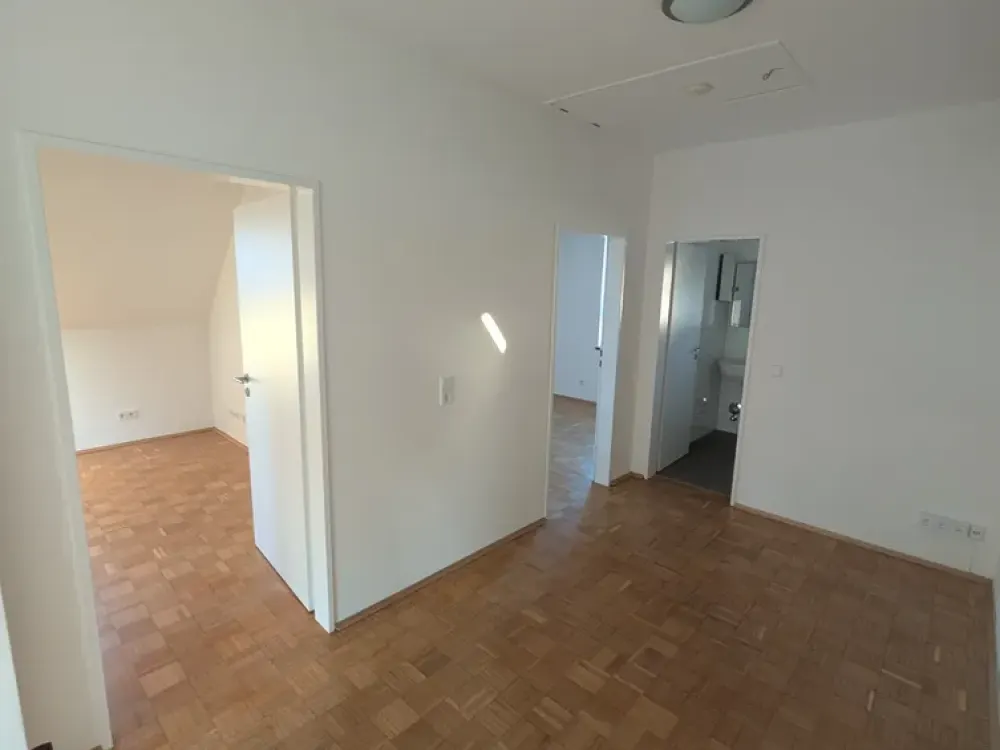Helle 3-Zimmer Maisonette-Wohnung im 1. und 2. OG in Düsseldorf-Unterrath mit eigenem Eingang.