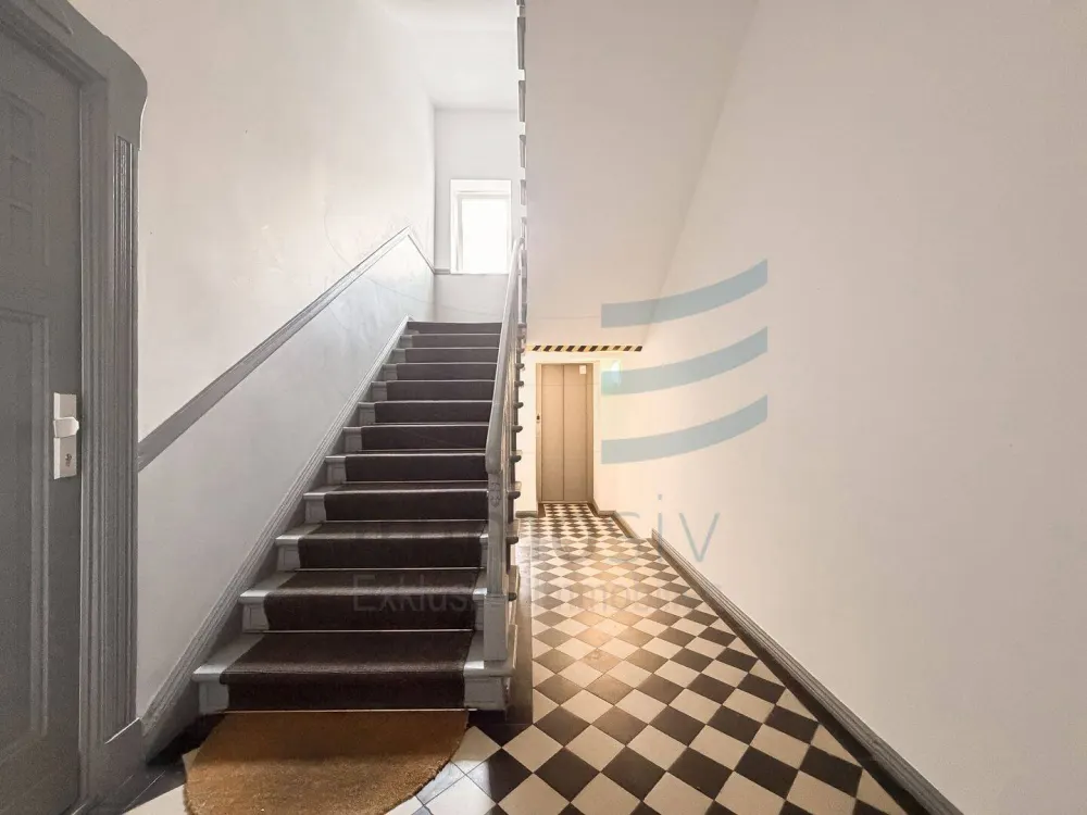 Dachgeschoss-Loft mit Panoramaglasdach in der Zillestraße