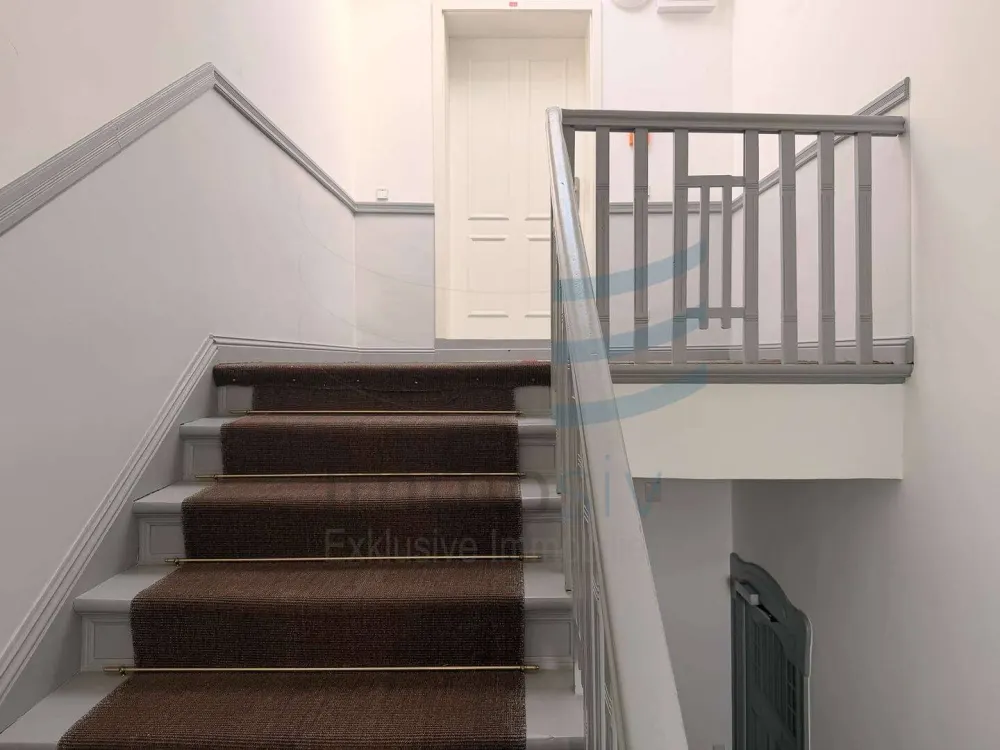 Dachgeschoss-Loft mit Panoramaglasdach in der Zillestraße