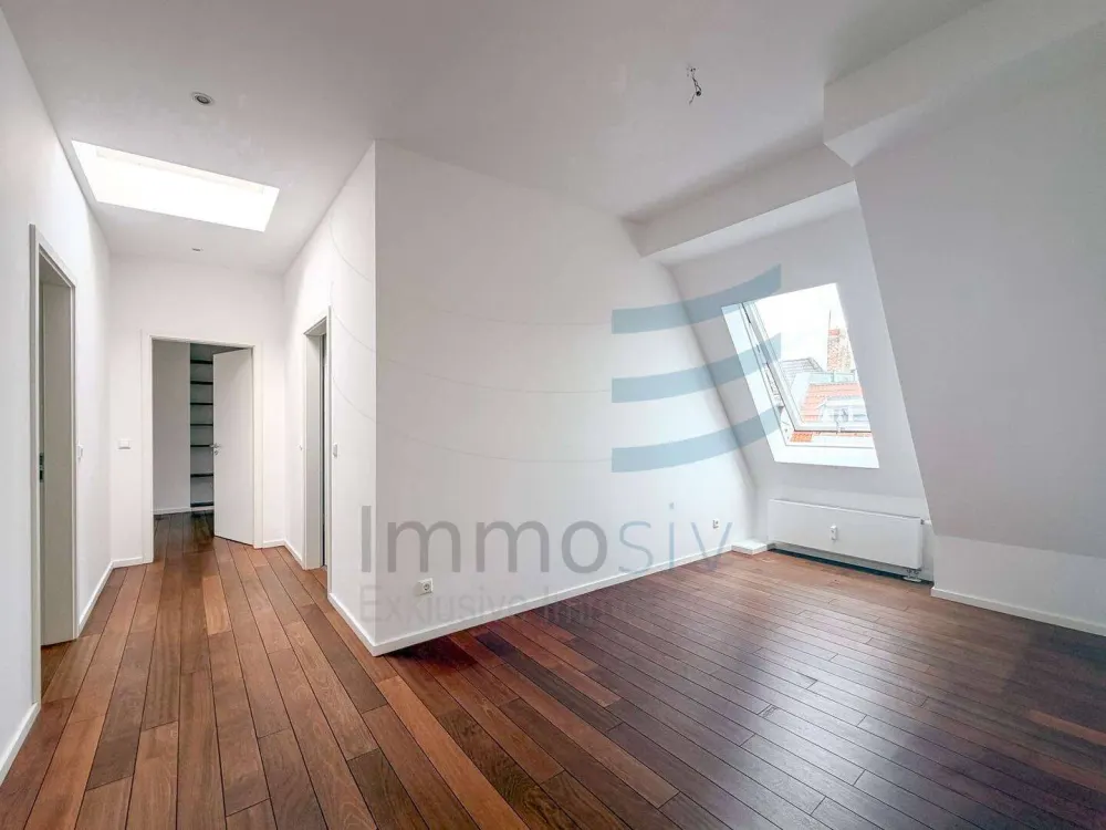 Dachgeschoss-Loft mit Panoramaglasdach in der Zillestraße