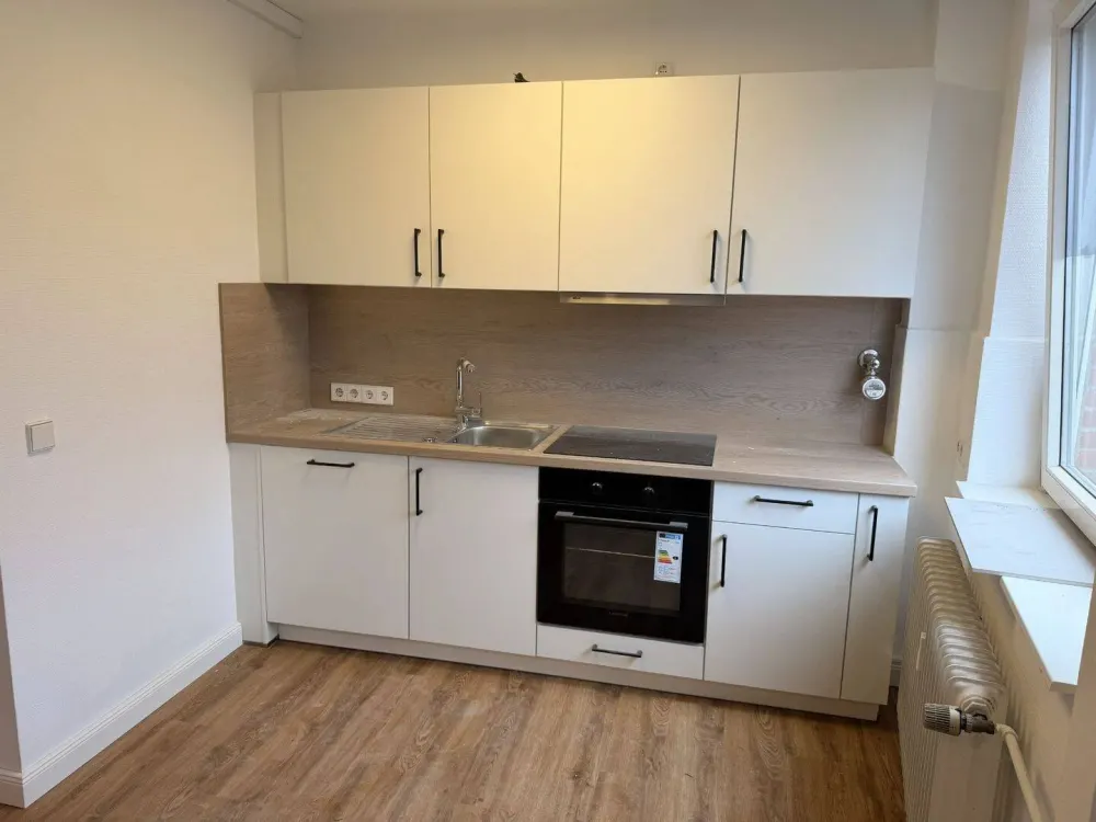 Hamburger Str. - 1 WG-Zimmer in einer 5er WG mit Einbauküche u. 2 Bäder mit Duschen - zentrale Lage