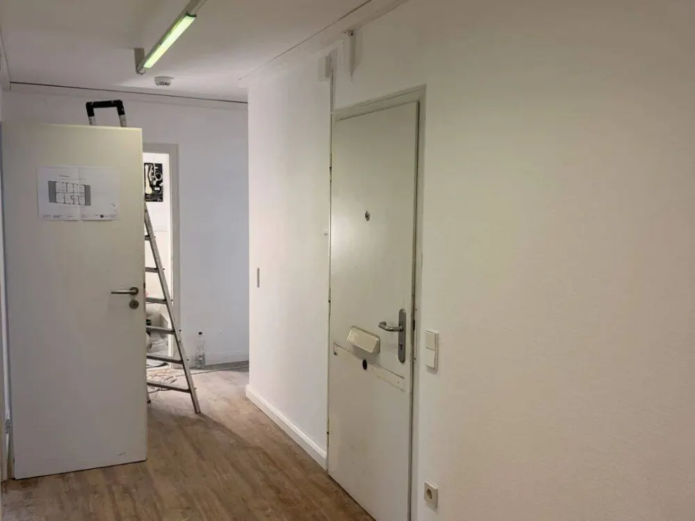 Hamburger Str. - 1 WG-Zimmer in einer 5er WG mit Einbauküche u. 2 Bäder mit Duschen - zentrale Lage