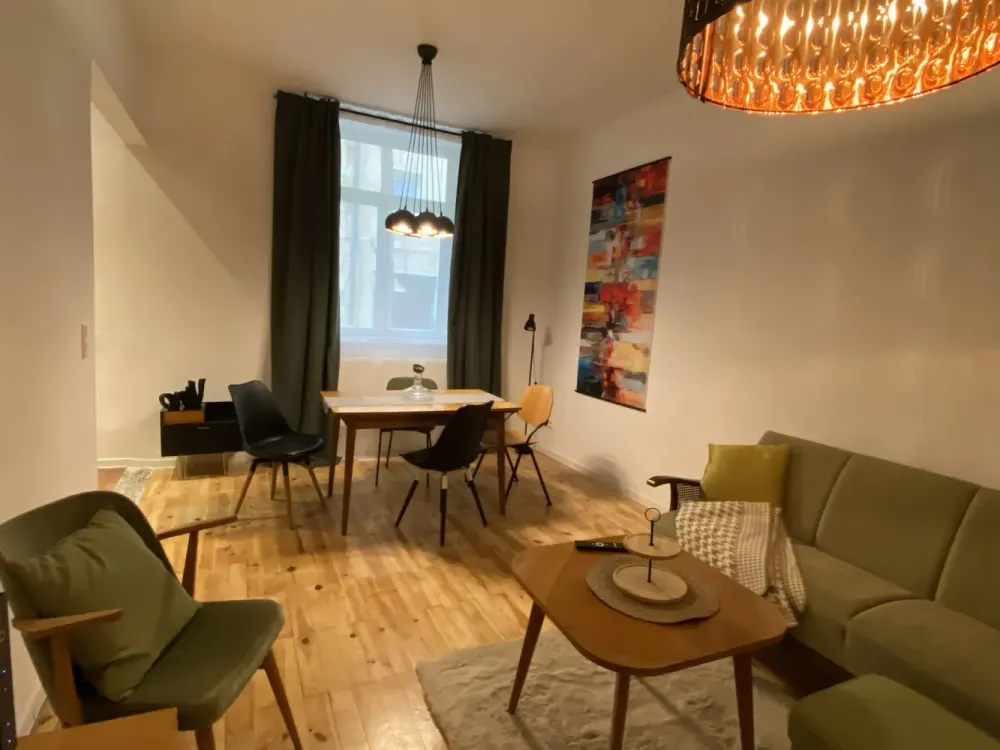 ERSTBEZUG: Exklusive 2-Raum-Wohnung mit luxuriöser, möblierter Innenausstattung in München Neuhausen