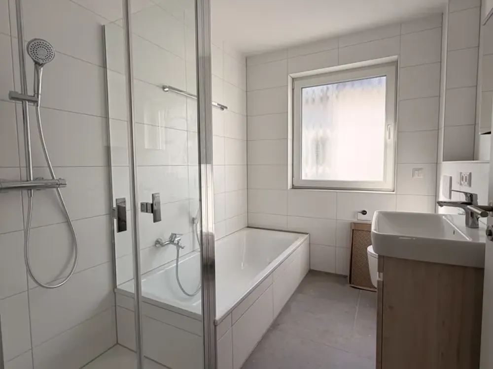 Schön geschnittene 3-Zimmer Neubauwohnung mit Balkon